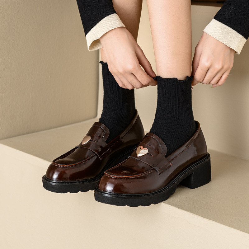 Loafers – okrugli nos, niski vrh, vamp od dvostruke kože, debeli pet, proljeće jesen