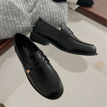 Pantofi femei cu vârf rotund, partea superioară din Super Fiber, toc gros de 6–8 cm, închidere cu cataramă, stil etnic