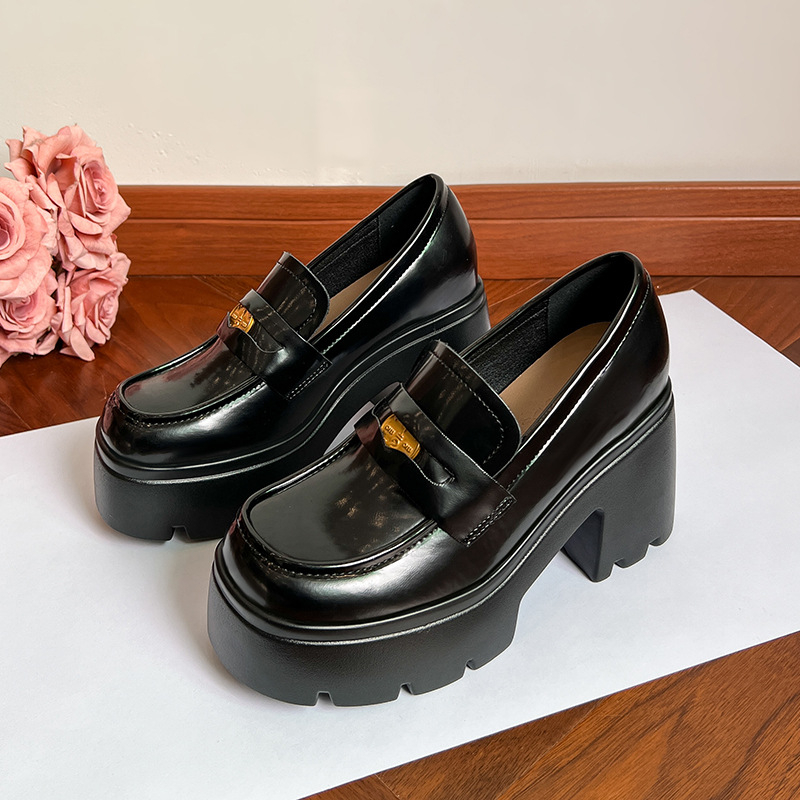 Loafers s unutarnjim podizanjem, debeli pet iznad 8 cm, debeli potplat, gornji materijal: Super Fiber, potplat: poliuretan