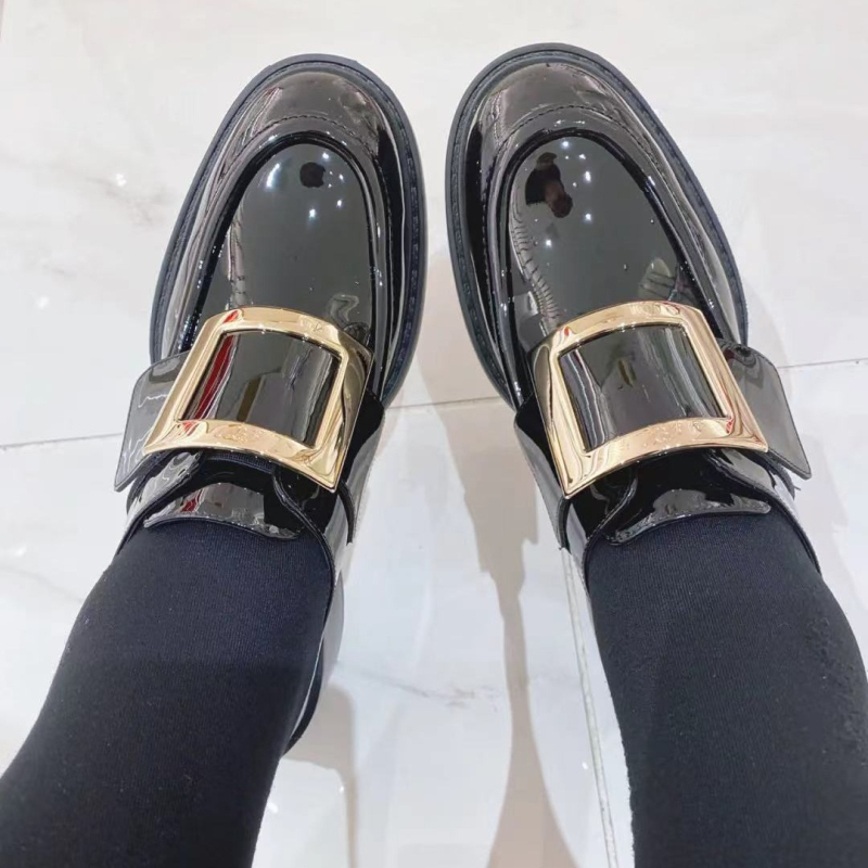 Ženski loafers s okruglim vrhom, gornji dio od umjetne kože, gumeni potplat, kvadratna kopča, srednja peta (3-5 cm)