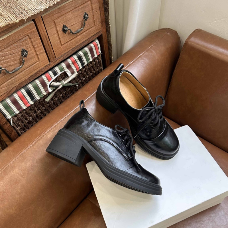 Loafers s navýšením výšky, okrúhla špička, šnúrky, 6-8 cm vysoký podpätok, gumová podrážka