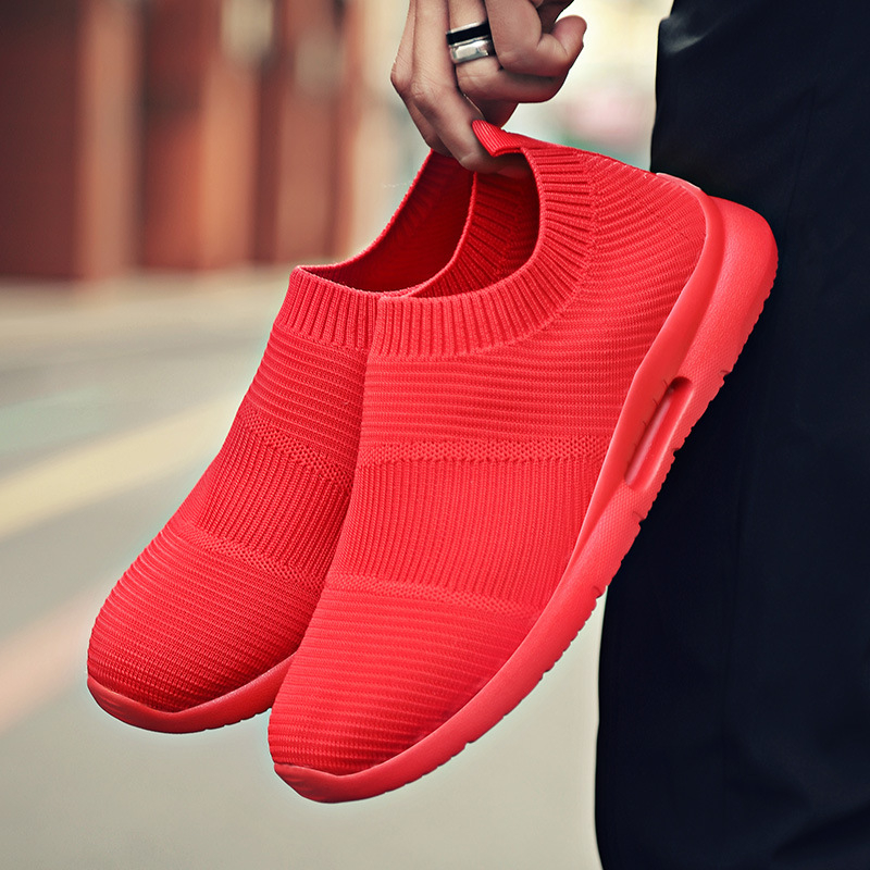 Prozračne mrežaste tenisice tip čarape, zaobljeni vrh, gumeni potplat, ravna peta, plitka otvor, minimalistički sportsko-casual stil