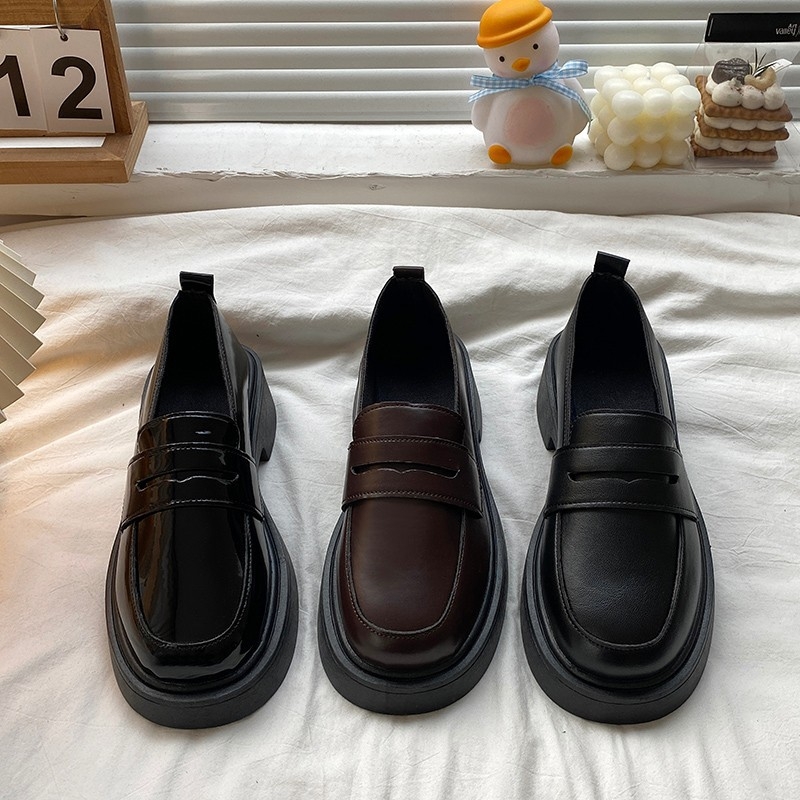 Loafers u britskom stilu, okrugla nosna kapica, PU vamp, srednji potpetica 3-5 cm, niski gornji dio