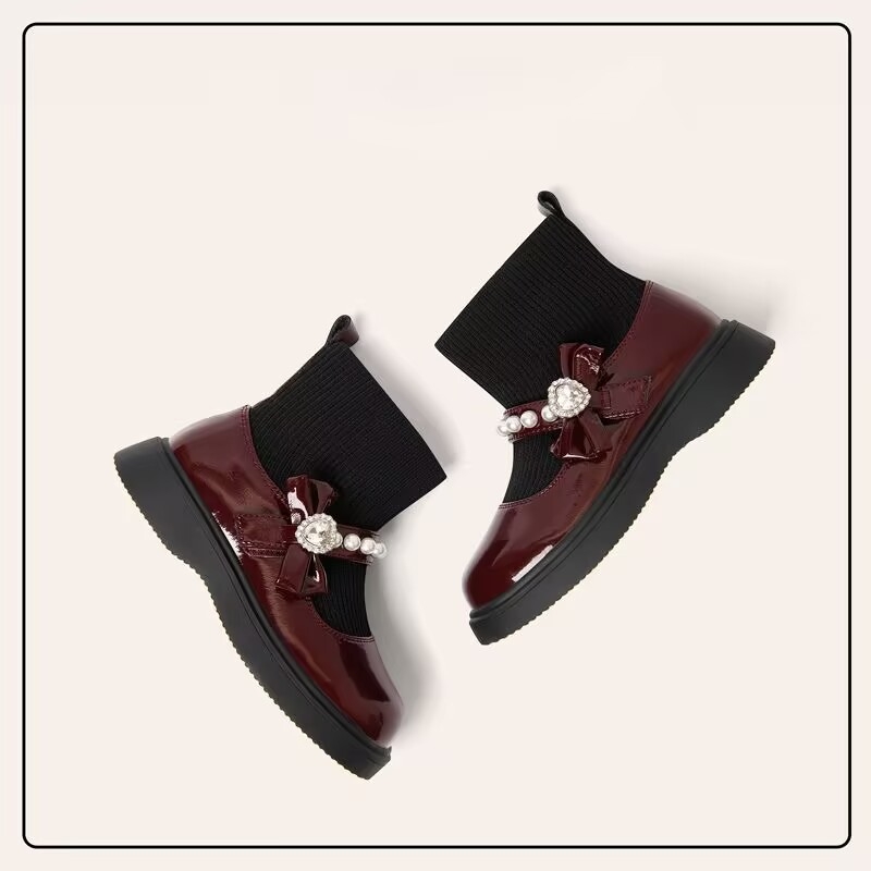 Mergaitėms skirti odiniai bateliai su kaspinu, iš split odos, PU pamušalas ir vidpadis, gumos padas, amžius 4–12 metų, ruduo 2025