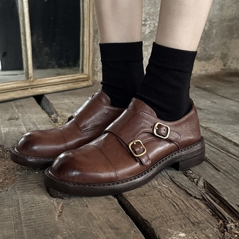 Ženske kožne loaferice u britskom vintage stilu, okrugli vrh, kožni gornji dio, niski gležanj, 3–5 cm visina pete, gumeni potplat