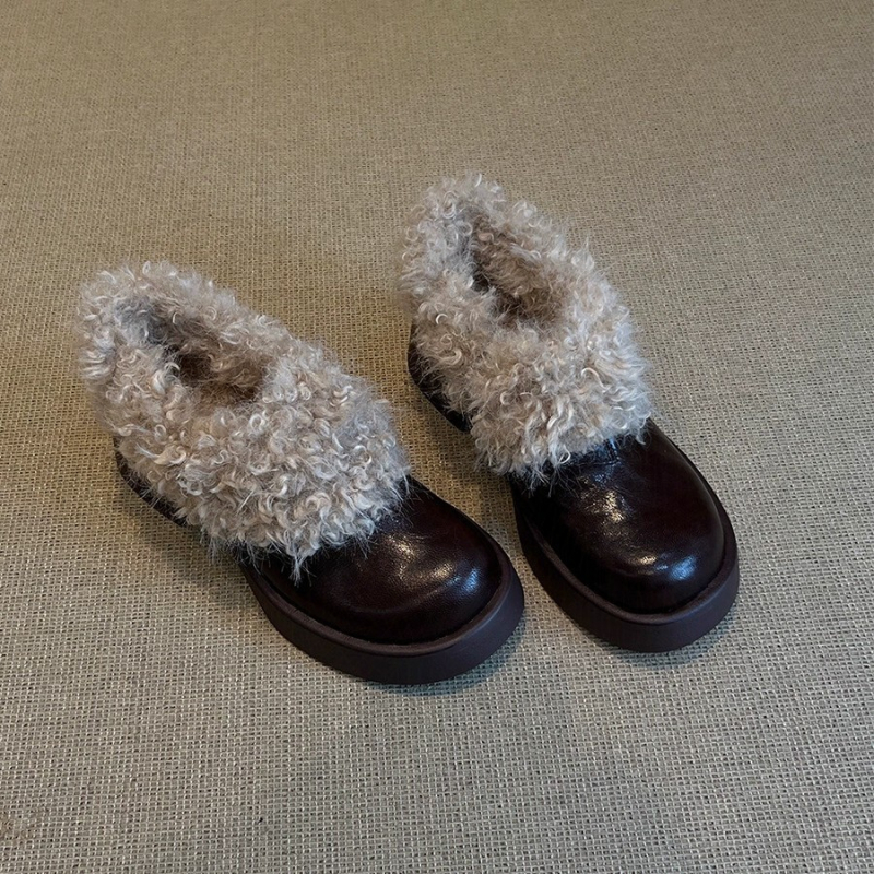 Ženske loafers, britanski stil • gornji dio od super fiber • srednji potpetica 3–6 cm • gumeni potplat • prednje vezivanje • zaobljeni vrh