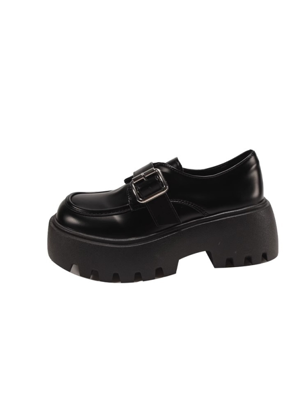 Ženske loafers s okruglim nosom, gornji dio od kože goveda, peta 6–8 cm, gumeni potplat, podstava od umjetnog krzna
