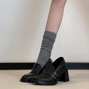 Loafers stil britanic cu vârf rotund, exterior din piele microfibră, talpă groasă 6-8 cm, talpă de cauciuc, branț din piele naturală