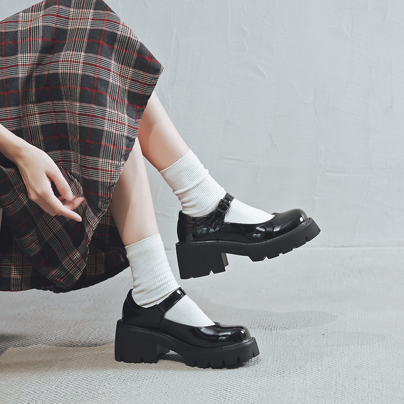 Ženske Mary Jane cipele | 6–8 cm visoki pet | Gornji dio od dvostruke teleće kože | Zatvaranje kopčom | PU potplat