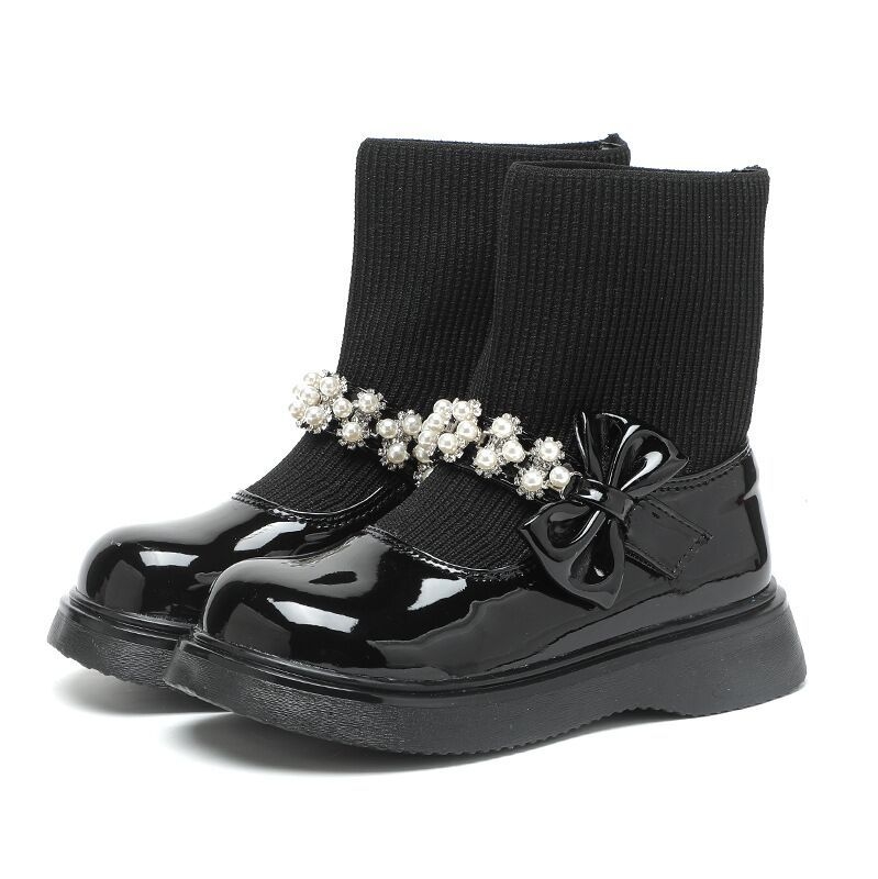 Mergaitėms skirti trumpi aulinukai su pėdos juosta, princesės stilius, viršus: oda, PU vidinis pamušalas, PU vidinis įdėklas, gumos pada — ruduo 2025