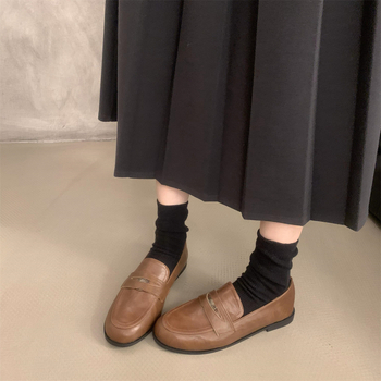 Ženske loafers u stilu British Academy, okrugli nos, gornji dio od mikrovlakana, gumena potplata, srednja visina potplata 3–5 cm