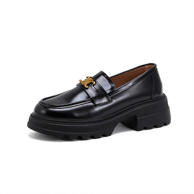 Loafers s okruglim vrhom, gornji dio od teleće kože i ultratanke kože, visina pete 6–8 cm, gumeni đon, studentski stil