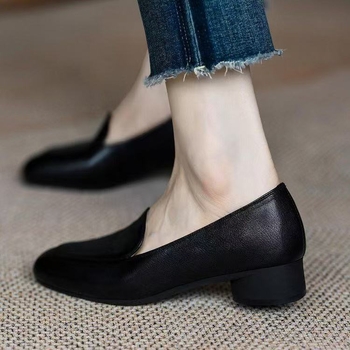 Ženske loaferice s okruglim nosom, gornji dio od mikrovlakna, slip-on, niski potplat, gumena podloga