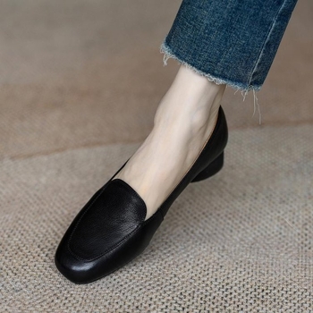 Ženske loaferice s okruglim nosom, gornji dio od mikrovlakna, slip-on, niski potplat, gumena podloga
