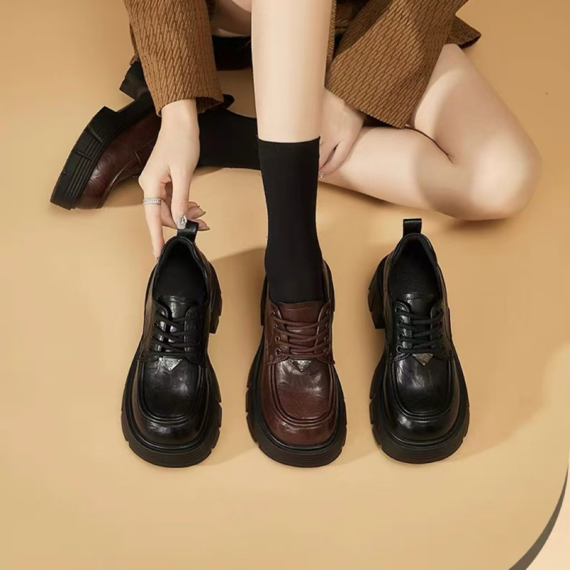 Ženski kožni loafers s debelim potplatom, 6–8 cm peta, gornji dio od teleće kože, unutarnji materijal od svinjske kože, potplat od pjene gume
