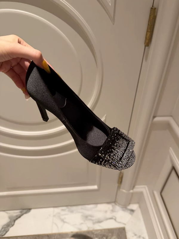 Pantofi cu toc gradienți cu strasuri, partea superioară satinată și cataramă pătrată, toc 6–8 cm, pentru domnișoarele de onoare