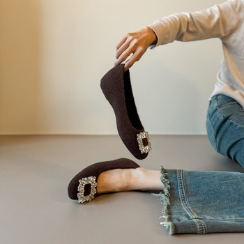 Pantofi Mary Jane cu vârf rotund, partea superioară din super fiber, toc mic, talpă din cauciuc, branța interioară din piele naturală