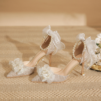 Pantofi cu toc înalt, vârf ascuțit, toc stiletto, înălțime 6-8 cm, talpă din cauciuc