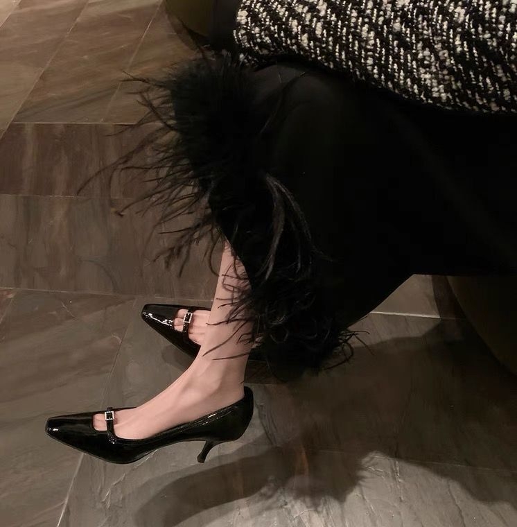 Pantofi cu toc înalt pentru femei: vârf pătrat, partea superioară din microfibră, toc de 6–8 cm
