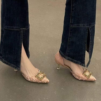 Ženske sandale s kitten heel u korejskom stilu: špicasti nos, kvadratni kopča, slip-on, niski potpetica (<3 cm), višesmerni gornji dio, PU ulošak, gumeni potplat