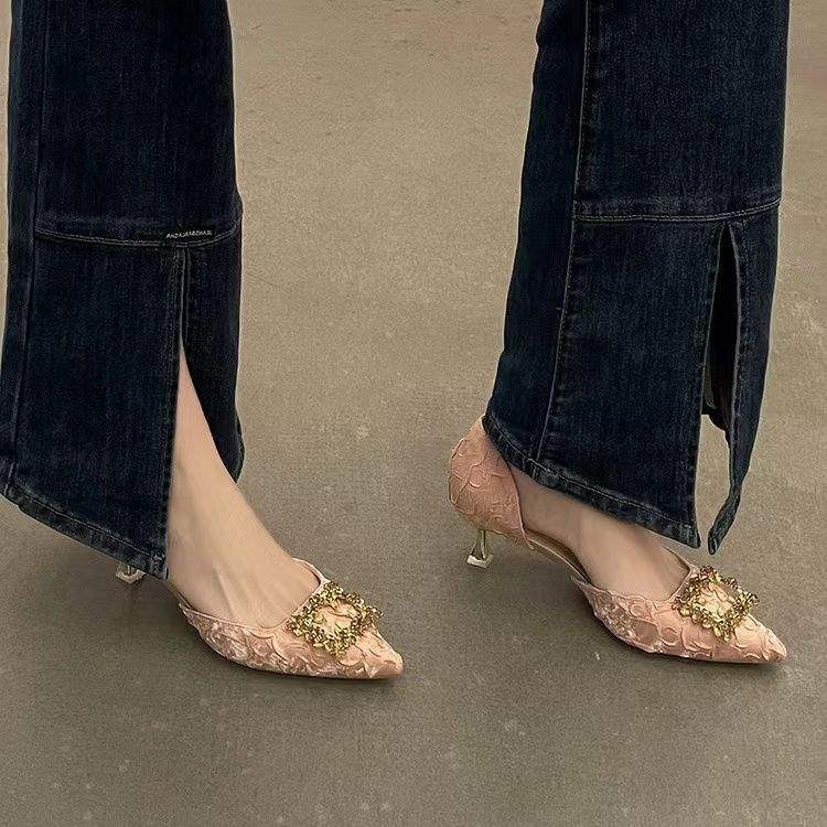 Ženske sandale s kitten heel u korejskom stilu: špicasti nos, kvadratni kopča, slip-on, niski potpetica (<3 cm), višesmerni gornji dio, PU ulošak, gumeni potplat