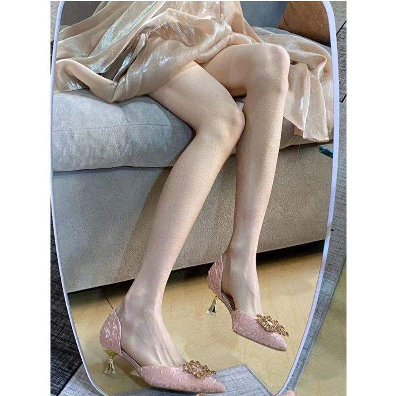 Ženske sandale s kitten heel u korejskom stilu: špicasti nos, kvadratni kopča, slip-on, niski potpetica (<3 cm), višesmerni gornji dio, PU ulošak, gumeni potplat
