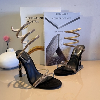 Ženske stiletto sandale s kristalno zmijskim uzorkom, otvoreni prst i remenčići; visina pete 6–8 cm; gornji materijal: Super Fiber; ulošak: prirodna koža; potplat: guma