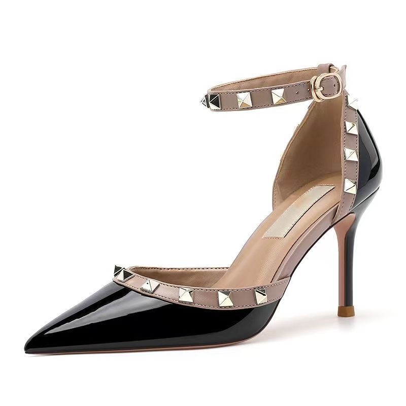 Stiletto sandale s oštrim vrhom, PU gornji dio, kopča sa kristalima, izuzetno visoke tanke petice (>8 cm), zatvaranje kopčom
