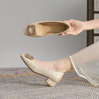 Pantofi dama cu nas pătrat și cataramă pătrată, partea superioară din fibre sintetice, talpă din cauciuc, căptușeală PU, toc mediu 3–6 cm