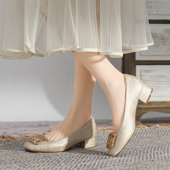 Pantofi dama cu nas pătrat și cataramă pătrată, partea superioară din fibre sintetice, talpă din cauciuc, căptușeală PU, toc mediu 3–6 cm