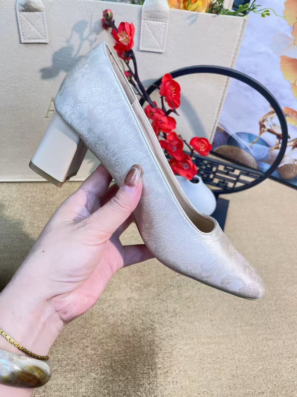 Pantofi dama cu nas pătrat și cataramă pătrată, partea superioară din fibre sintetice, talpă din cauciuc, căptușeală PU, toc mediu 3–6 cm