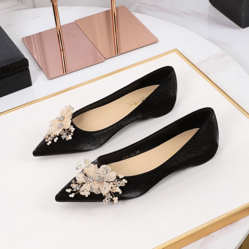 Satenske banket cipele za žene, s rhinestone cvjetnom ukrasom, šiljatim vrhom, niski potplat, slip-on