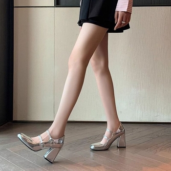 Pantofi Mary Jane cu cristale, vârf pătrat, toc gros 6–8 cm, închidere cu cataramă, PU partea superioară