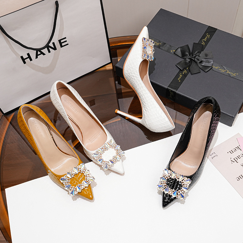 Pantofi cu toc înalt din cristal, model pătrat în carouri, cataramă pătrată cu strasuri, pentru un look office