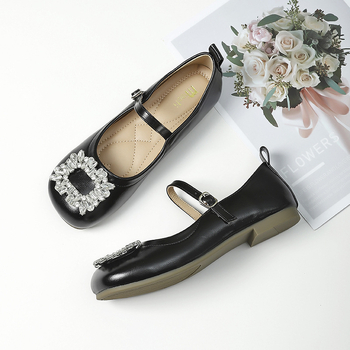 Mary Jane topánky – guľatá špička, vamp z mikrovlákna, zapínanie na pracku, nízky horný diel, nízky podpätok 1–3 cm