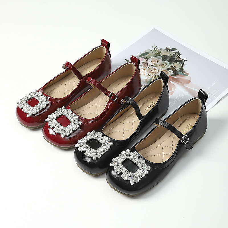 Mary Jane topánky – guľatá špička, vamp z mikrovlákna, zapínanie na pracku, nízky horný diel, nízky podpätok 1–3 cm