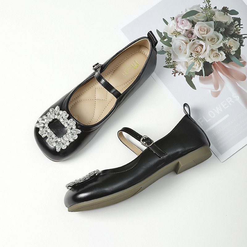 Mary Jane topánky – guľatá špička, vamp z mikrovlákna, zapínanie na pracku, nízky horný diel, nízky podpätok 1–3 cm