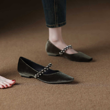 Női Mary Jane cipő középtokkal 3–6 cm, vastag sarok, gumitalp, injekciósan formált talp, belső talp műszőrrel bélelt
