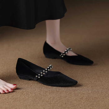 Női Mary Jane cipő középtokkal 3–6 cm, vastag sarok, gumitalp, injekciósan formált talp, belső talp műszőrrel bélelt