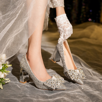 Pantofi de mireasă cu vârf ascuțit, PU partea superioară, talpă din cauciuc, toc gros 6–8 cm, stil sexy