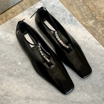 Mary Jane topánky z pravej kože, štvorcová špička, zapínanie na pracku, nízky plochý podpätok, francúzsky štýl