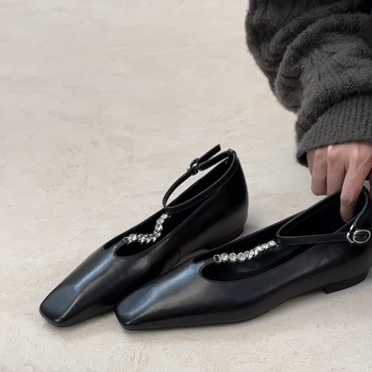 Mary Jane topánky z pravej kože, štvorcová špička, zapínanie na pracku, nízky plochý podpätok, francúzsky štýl