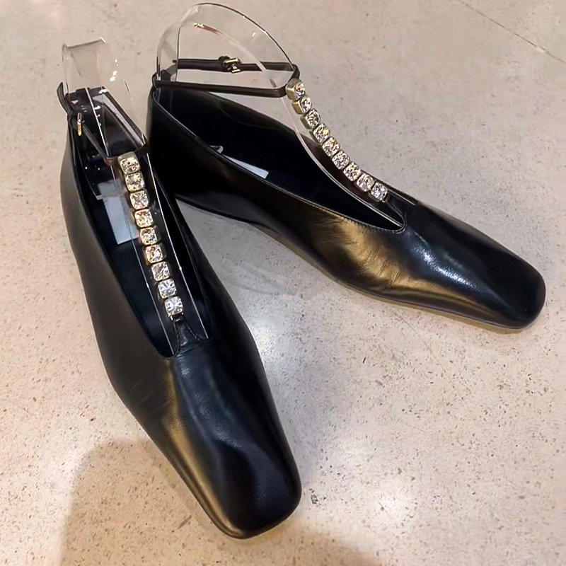 Mary Jane topánky z pravej kože, štvorcová špička, zapínanie na pracku, nízky plochý podpätok, francúzsky štýl