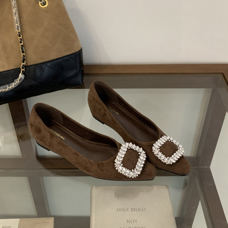 Ženske cipele s kvadratnom kopčom od velura, slip-on cipele s oštrim nosom, niski pet 2–3 cm, gumeni potplat