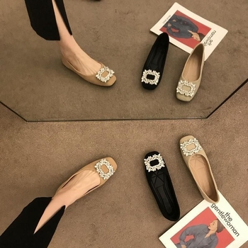 Dámske ploché loaferky s štvorcovým nosom, svrchnok z mikrovlákna, gumová podrážka, slip-on, nízky podpätok do 3 cm, vnútorná podšívka z mikrovlákna