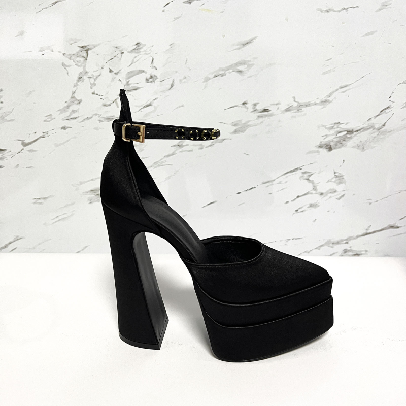 Παπούτσια δεξιώσεων με μυτερό δάχτυλο, σατέν επάνω μέρος, υπερυψωμένα φαρδιά τακούνια, καουτσούκ σόλα