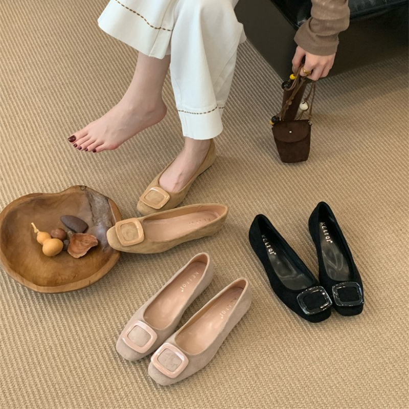 Παπούτσια Mary Jane — Στρογγυλή μύτη, Άνω μέρος συνθετικό δέρμα, Ύψος τακουνιού 3-6 εκ, Πέλμα από γνήσιο μαλλί προβάτου