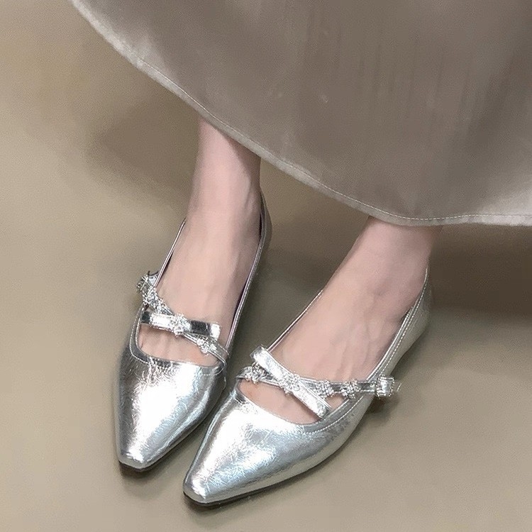 Női Mary Jane lapos cipő strasszos pánttal, PU felsőrész, báránybőr bélés, pigskin talpbetét, gumi talp, slip-on