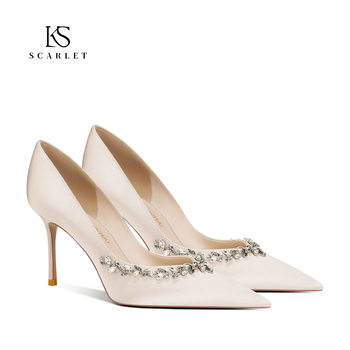 Pantofi de banchet cu vârf ascuțit, partea superioară din satin, toc subțire 6–8 cm, talpă din cauciuc