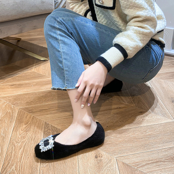 Cipele balerinke s ravnim dnom, kvadratni vrh prstiju, gornji dio od sintetičkog pliša, podstava od sintetičkog kratkog pliša, gumeni potplat